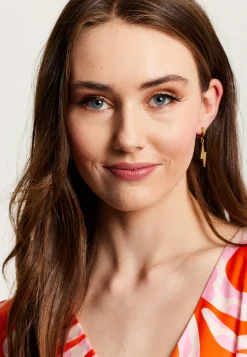 Liquorish Lightning Flash Earring In Gold