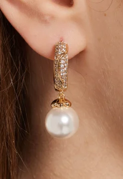Mini Hoop Earrings with Shimmering Pearls
