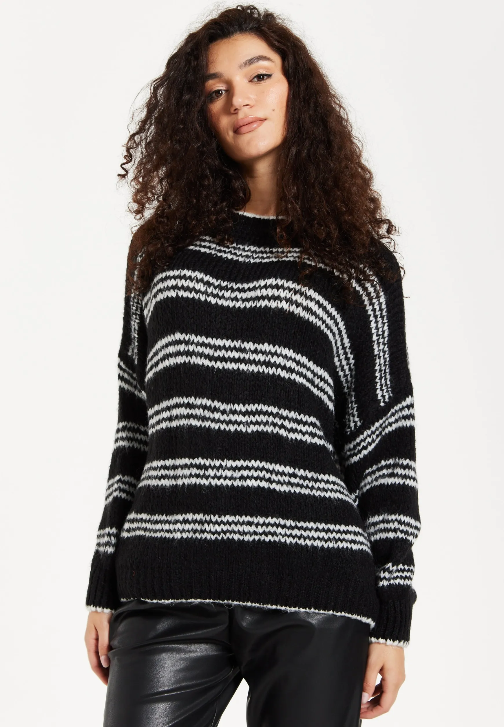Women's Jumper - Oversized Black and White Striped Knit Sweater with Long Sleeves, Super Soft Comfort and Chic Style