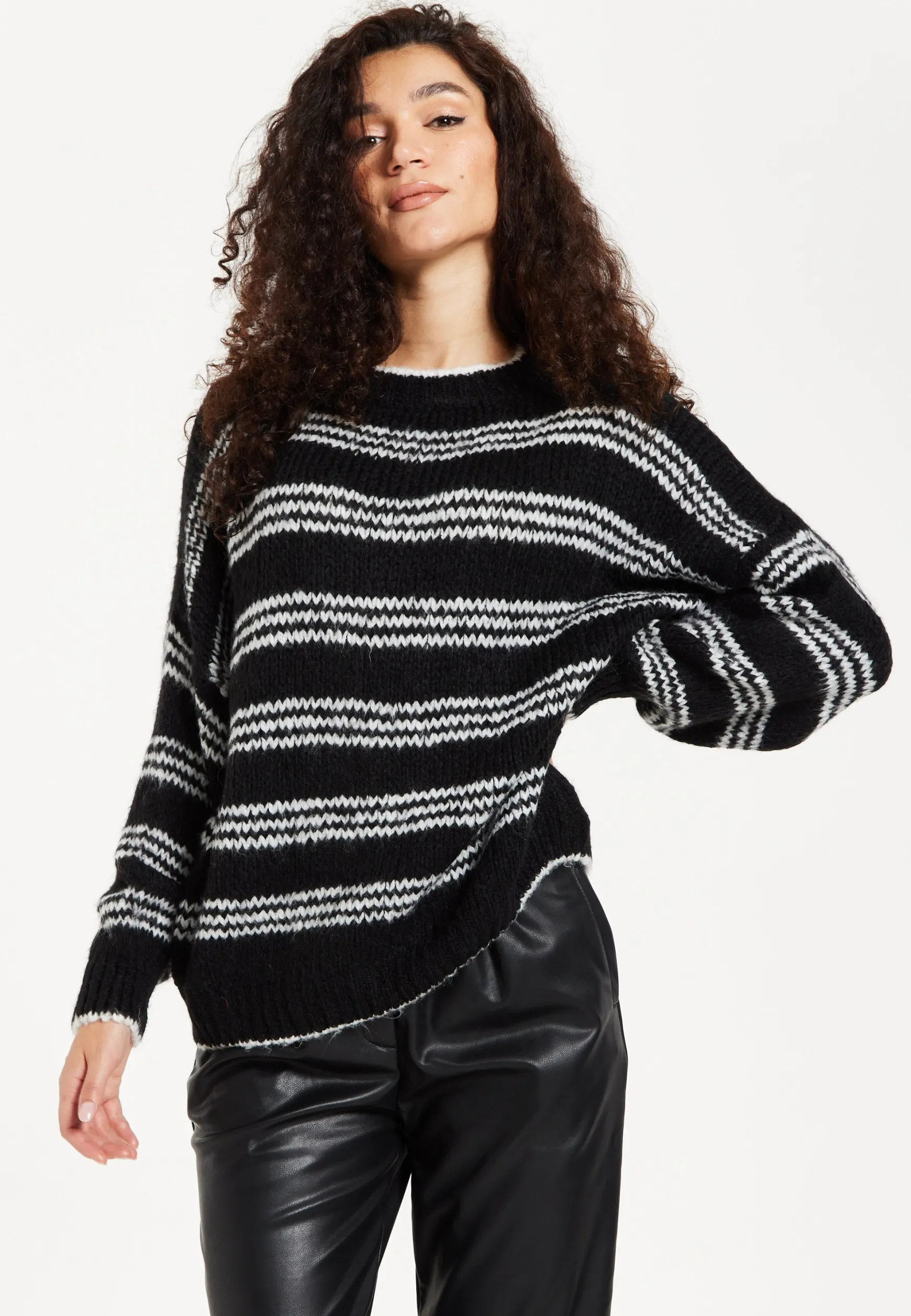 Women's Jumper - Oversized Black and White Striped Knit Sweater with Long Sleeves, Super Soft Comfort and Chic Style