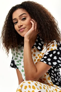 Women’s Midi Dress, Oversized Animal Print Shirt Dress with Black Collar, Short Sleeves, Button-Up Front, Chic and Comfortable Fashion