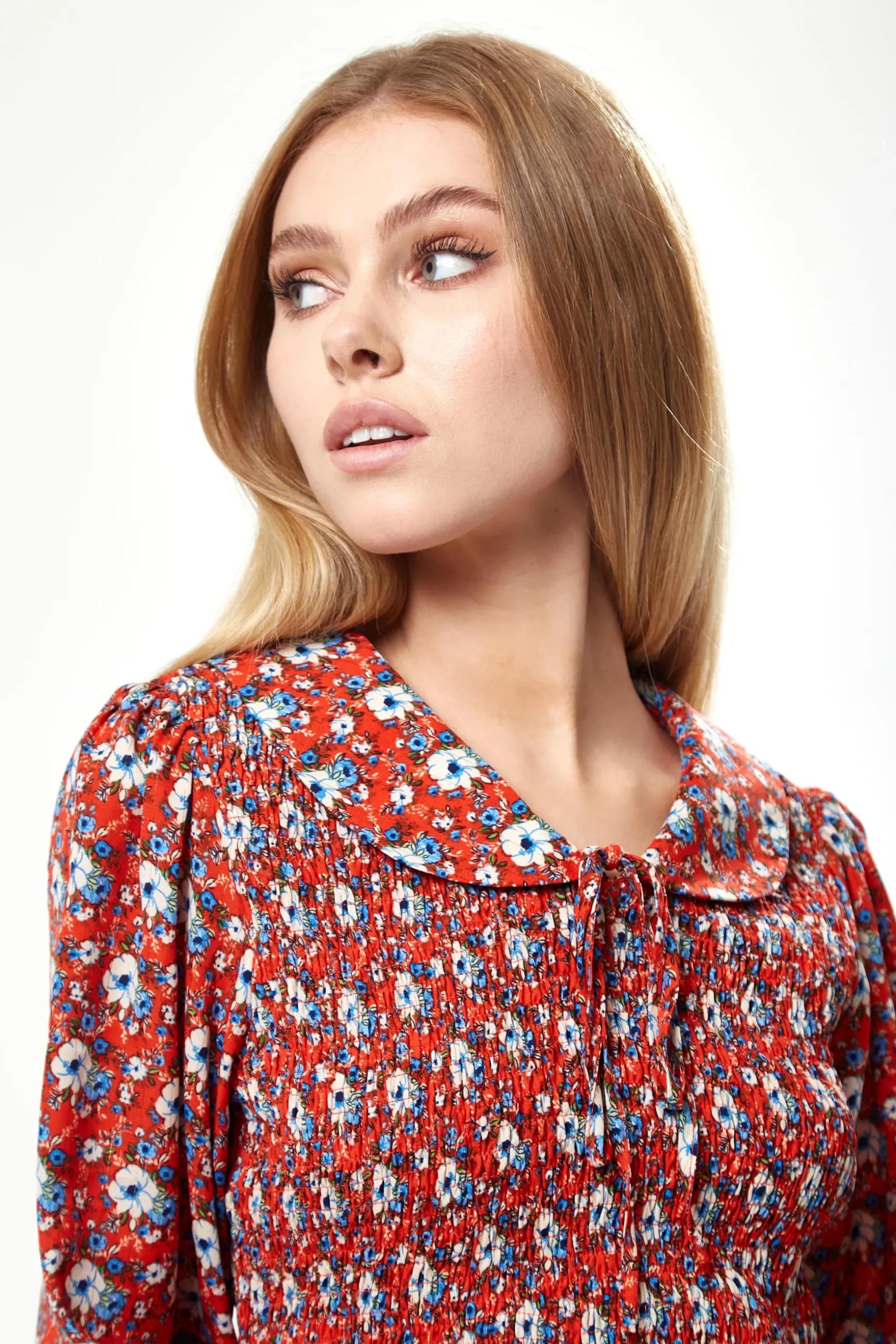 Women's Mini Dress in Red with Balloon Sleeves and Peter Pan Collar - Charming Floral Print by Liquorish
