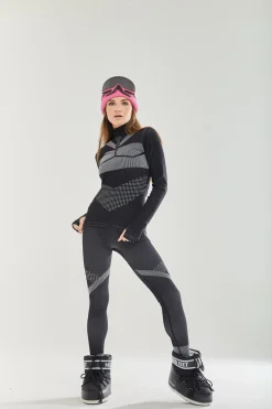 Women's Ski Base Layer Seamless Tights in Black with Full-Length Design and Sporty Style