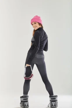 Women's Ski Base Layer Seamless Long Sleeve Top in Black - Perfect for Cold Weather Adventures, Comfortable Fit
