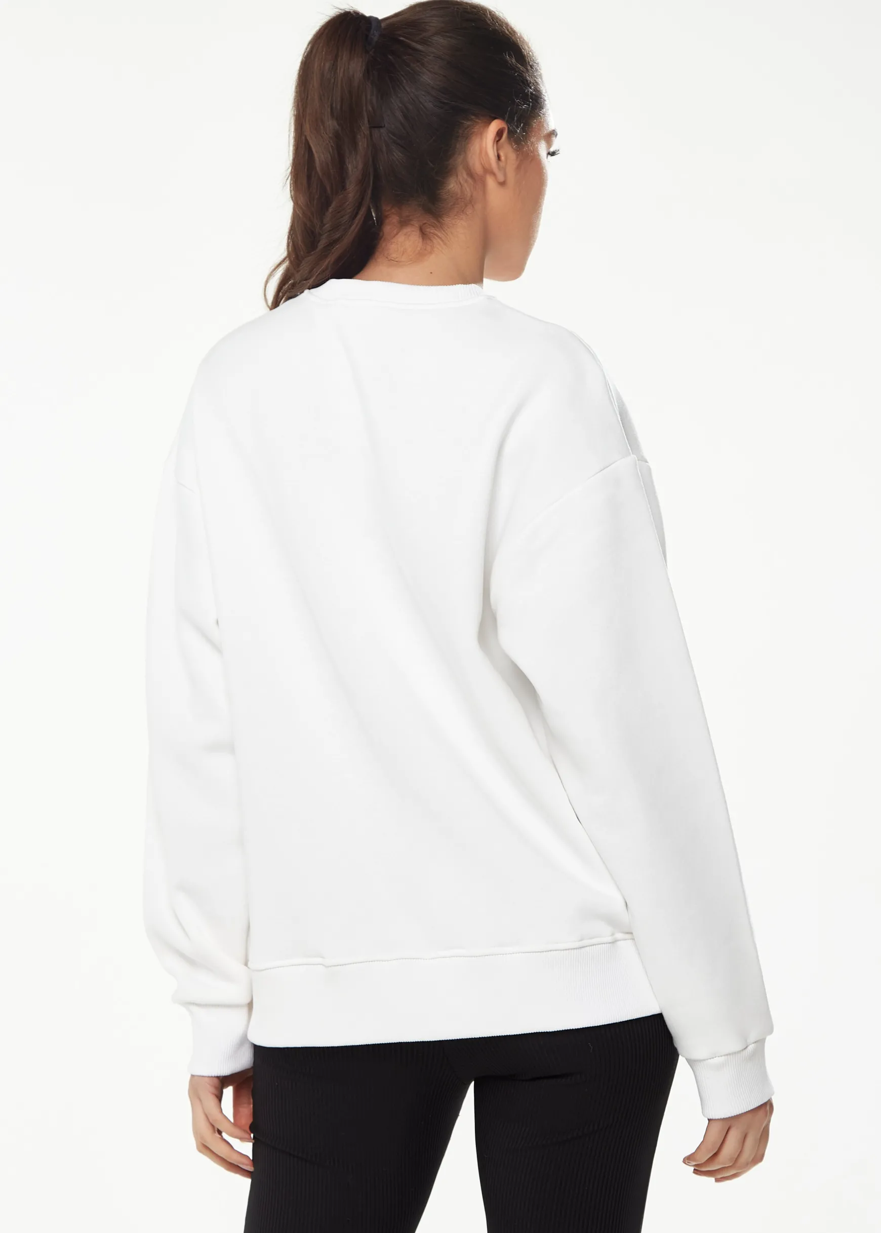 Women’s Sweatshirt with Malibu Print in White - Cozy, Classic Round Neck, Full-Length Sleeves, Ribbed Cuffs, Regular Fit.